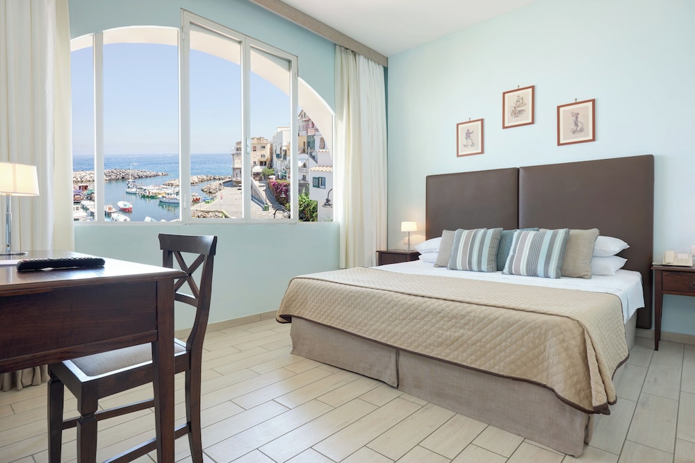 Sea Breeze Residence 6/32