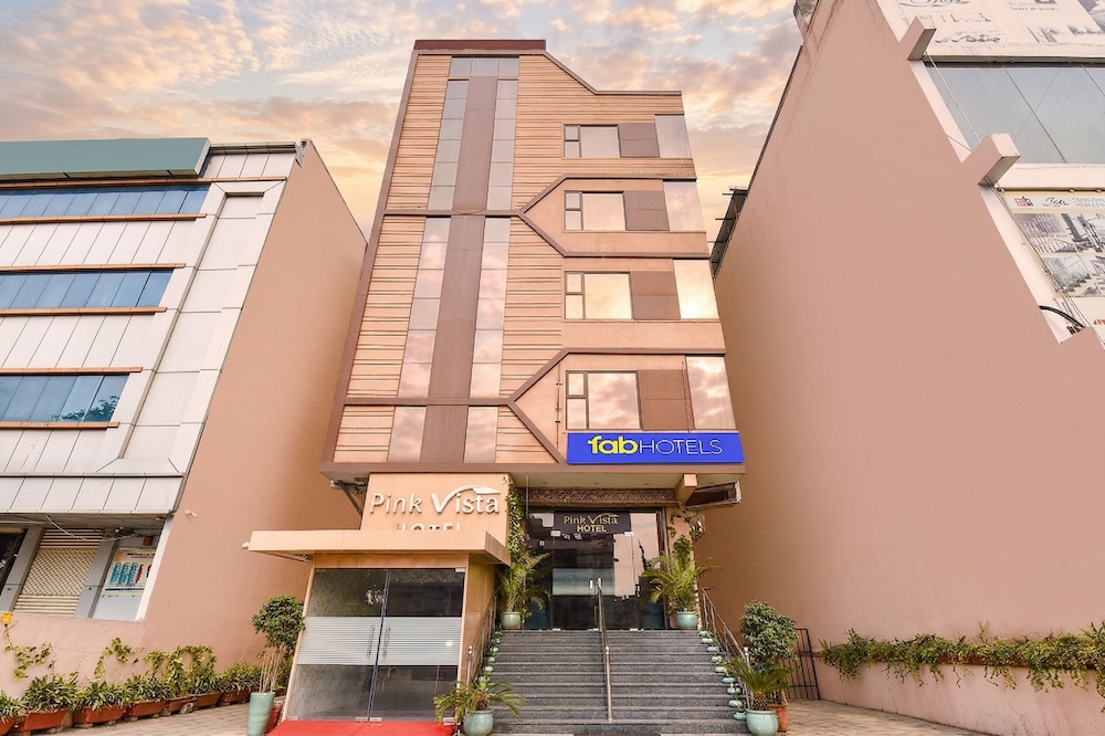 Pink Vista Hotel 5/43