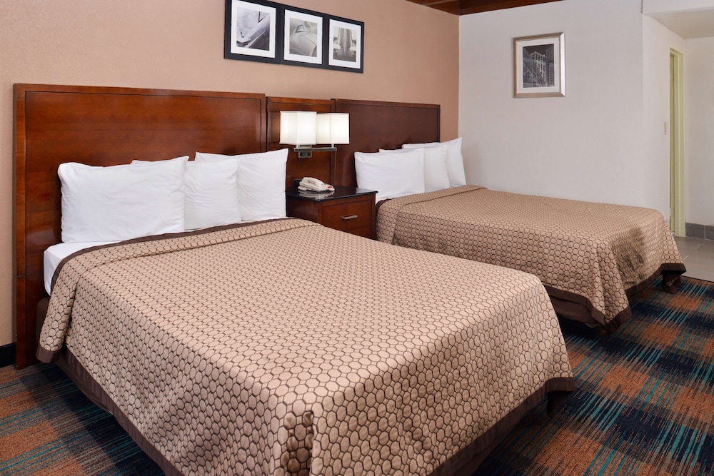 ROOM, 2 DOUBLE BEDS