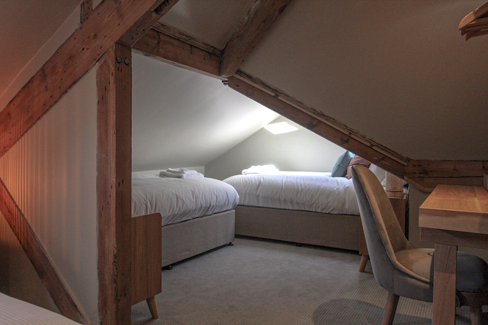 Pooley Bridge Inn 16/50