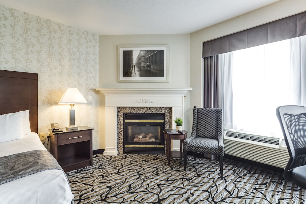 Monte Carlo Inn Oakville Suites 46/68