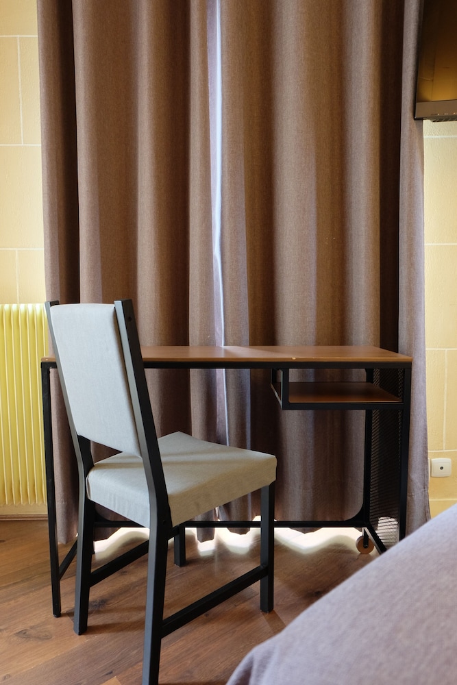 HOTEL DU CHATEAU 42/53
