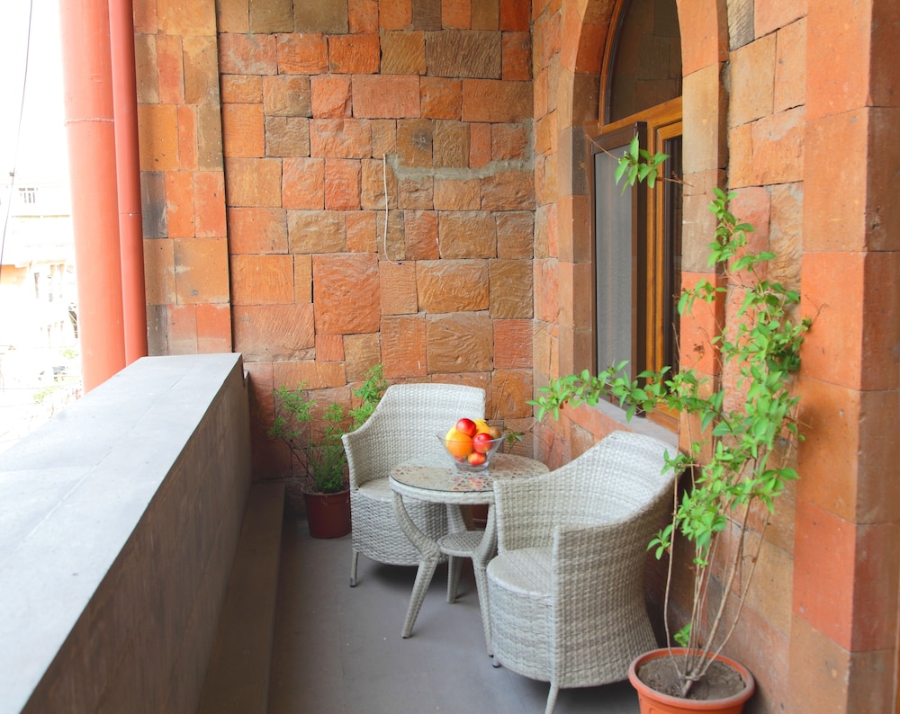 Bass Boutique Hotel 47/55