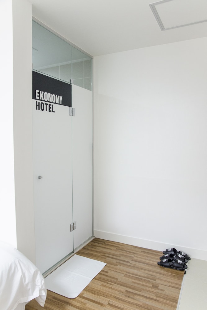 EKONOMY HOTEL HAEUNDAE 42/66
