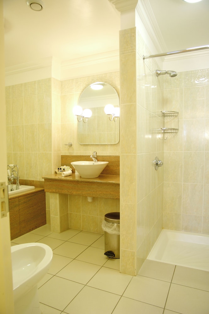 Sefton Hotel 47/50