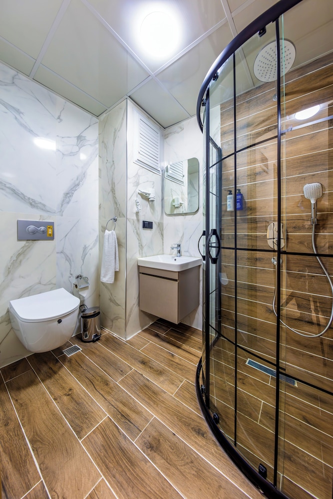 The Business Class Hotel 23/23