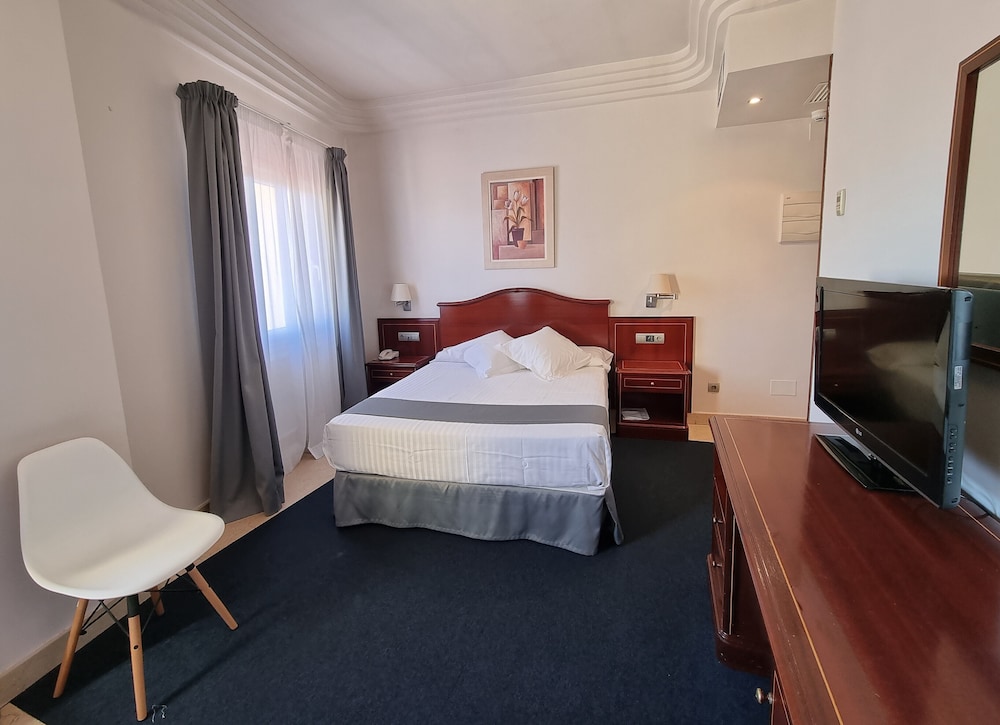 ROOM, SINGLE, DOUBLE BED