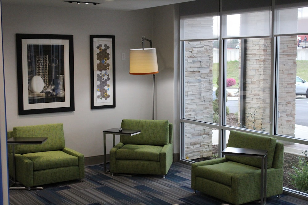 Holiday Inn Express and Suites Milledgeville 36/49