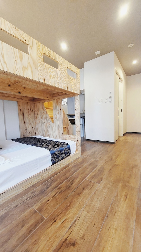 Poly Hostel Osaka 6/60