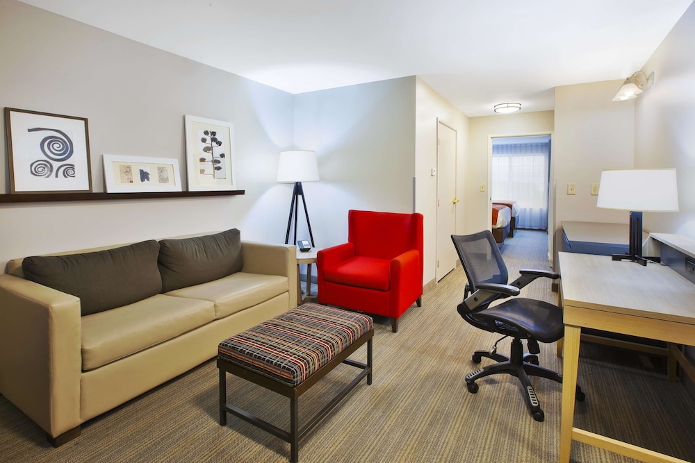 Country Inn and Suites By Radisson Big Rapids MI 24/30