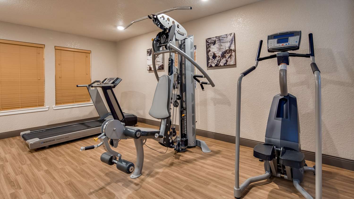 Best Western Plus Bayshore Inn 4/17