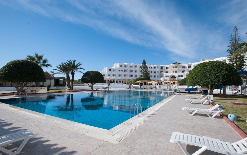 Thapsus Beach Resort 37/48