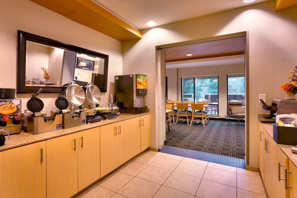 TownePlace Suites by Marriott Omaha West 27/34