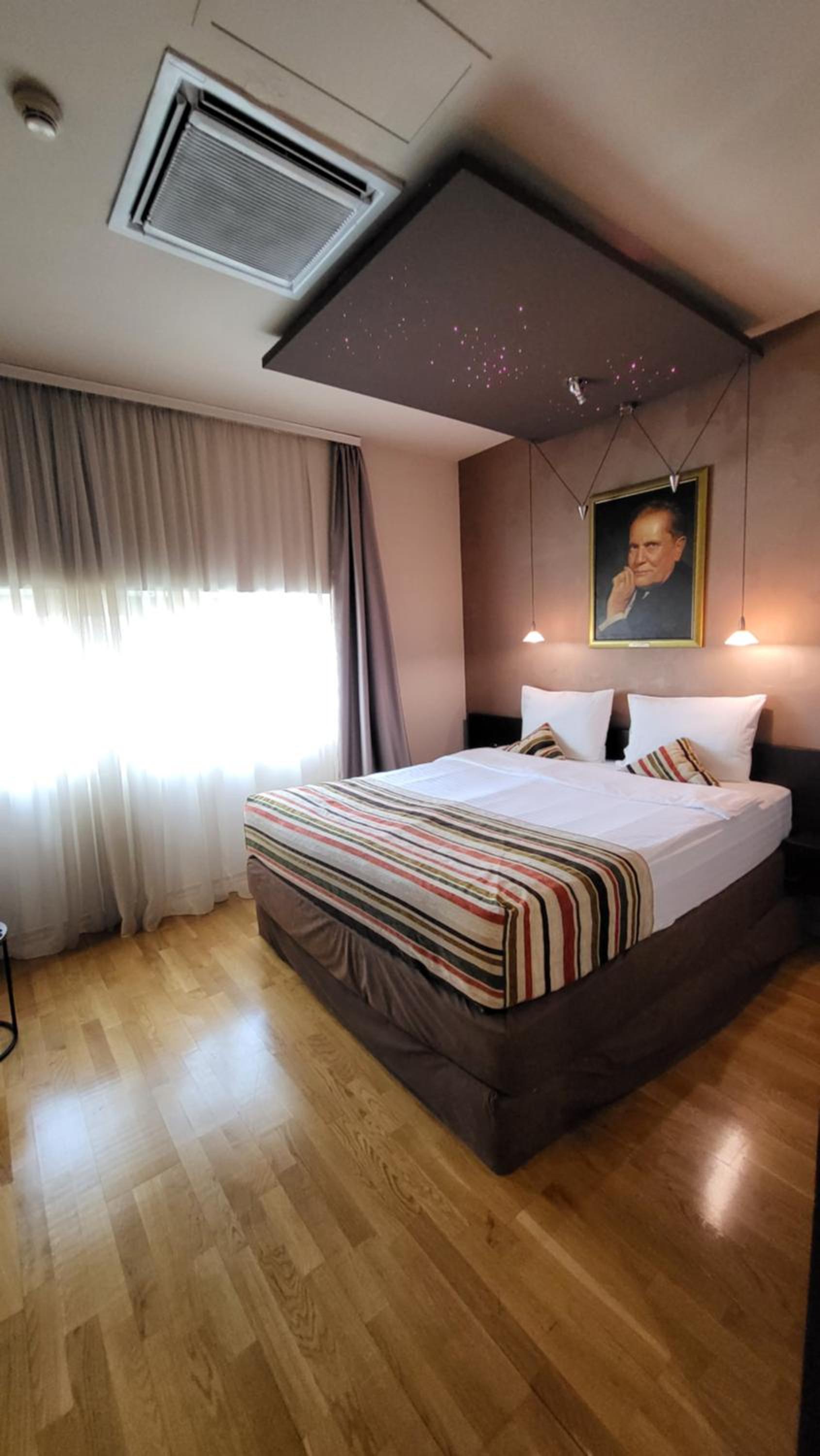 Penthouse Suite