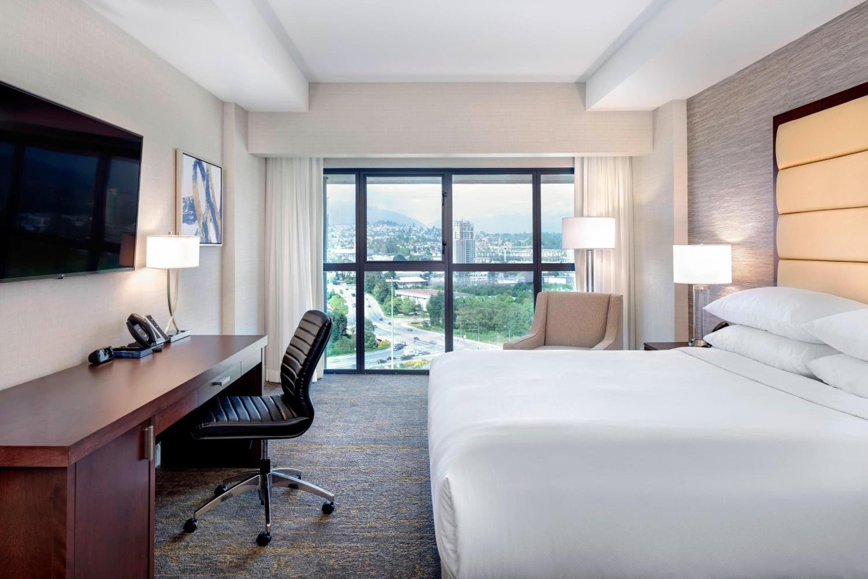 Room at Delta Hotels by Marriott Burnaby Conference Centre, BURNABY - BC