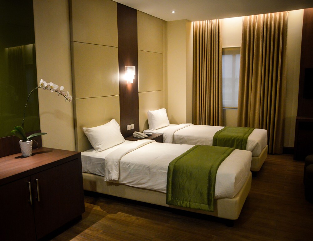 Hotel Monticello 24/69