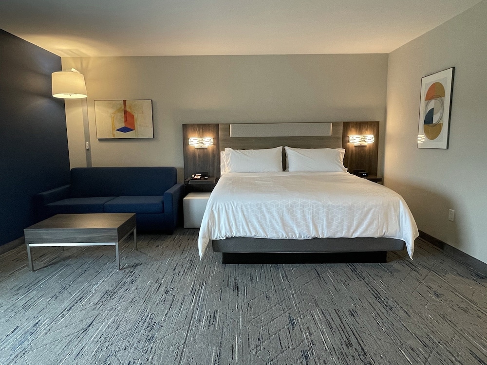 Holiday Inn Express & Suites Ft. Smith Airport, an IHG Hotel 30/75