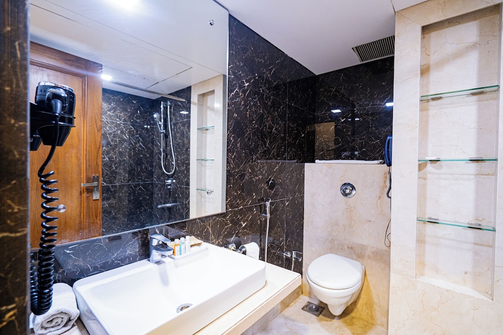 Hotel Mayura 49/50