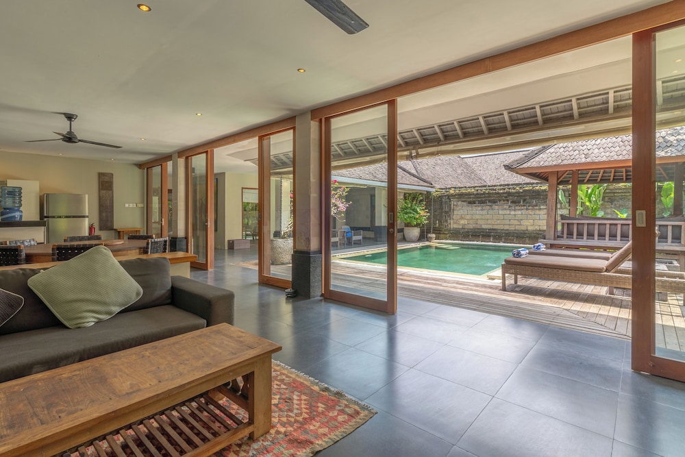 Anyar Estate 19/50