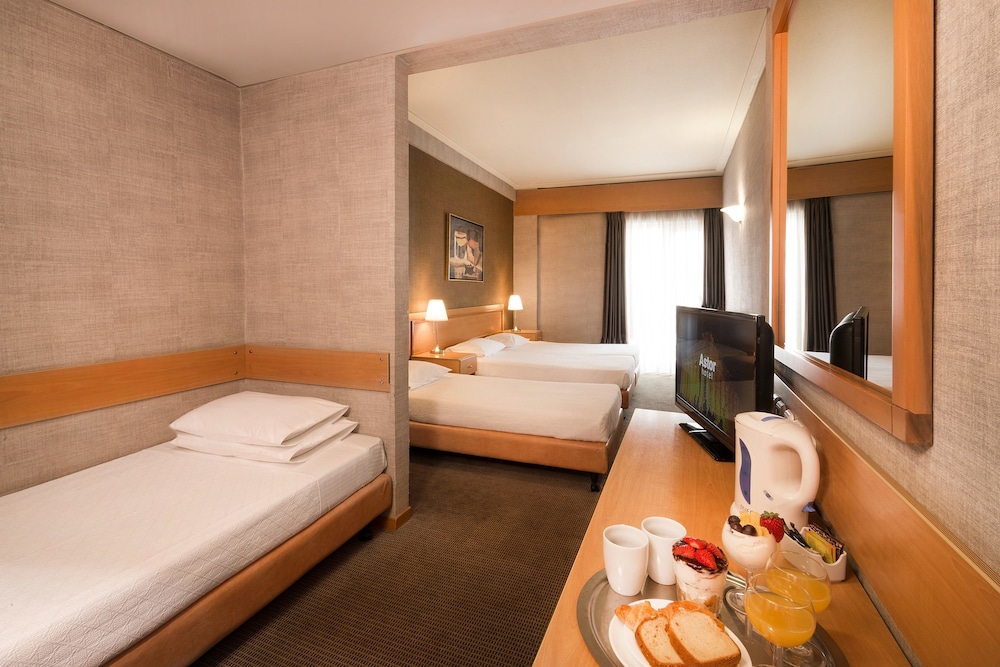 Astor Hotel 23/69