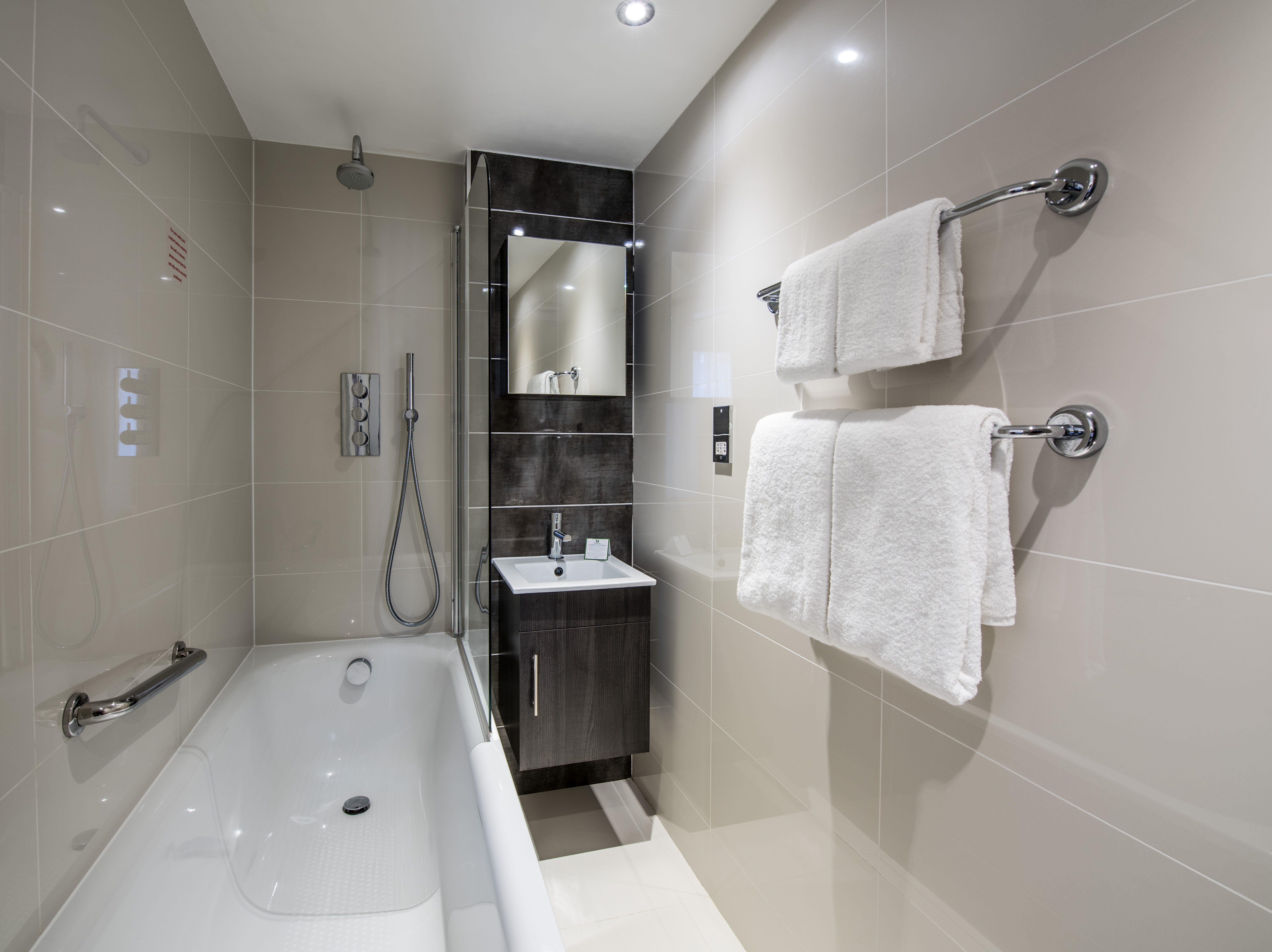 Standard, King Bed, Holiday Inn London - Kensington High St. by IHG 5/5