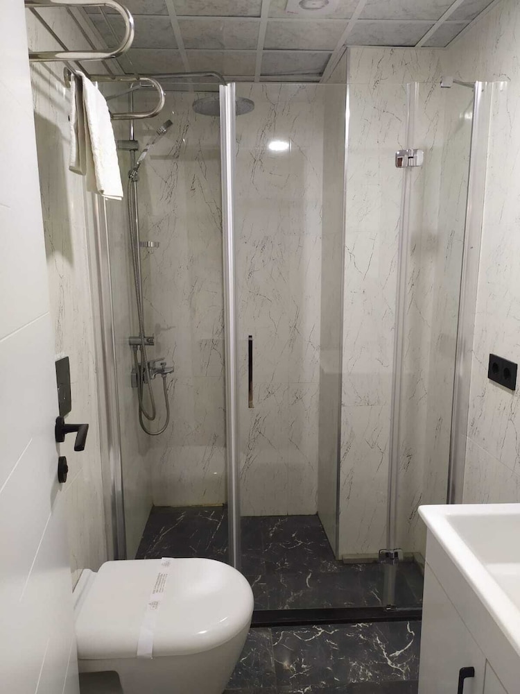 White Golden Suite Hotel 38/40