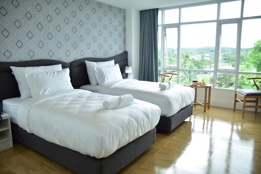 Avada Hotel 18/65