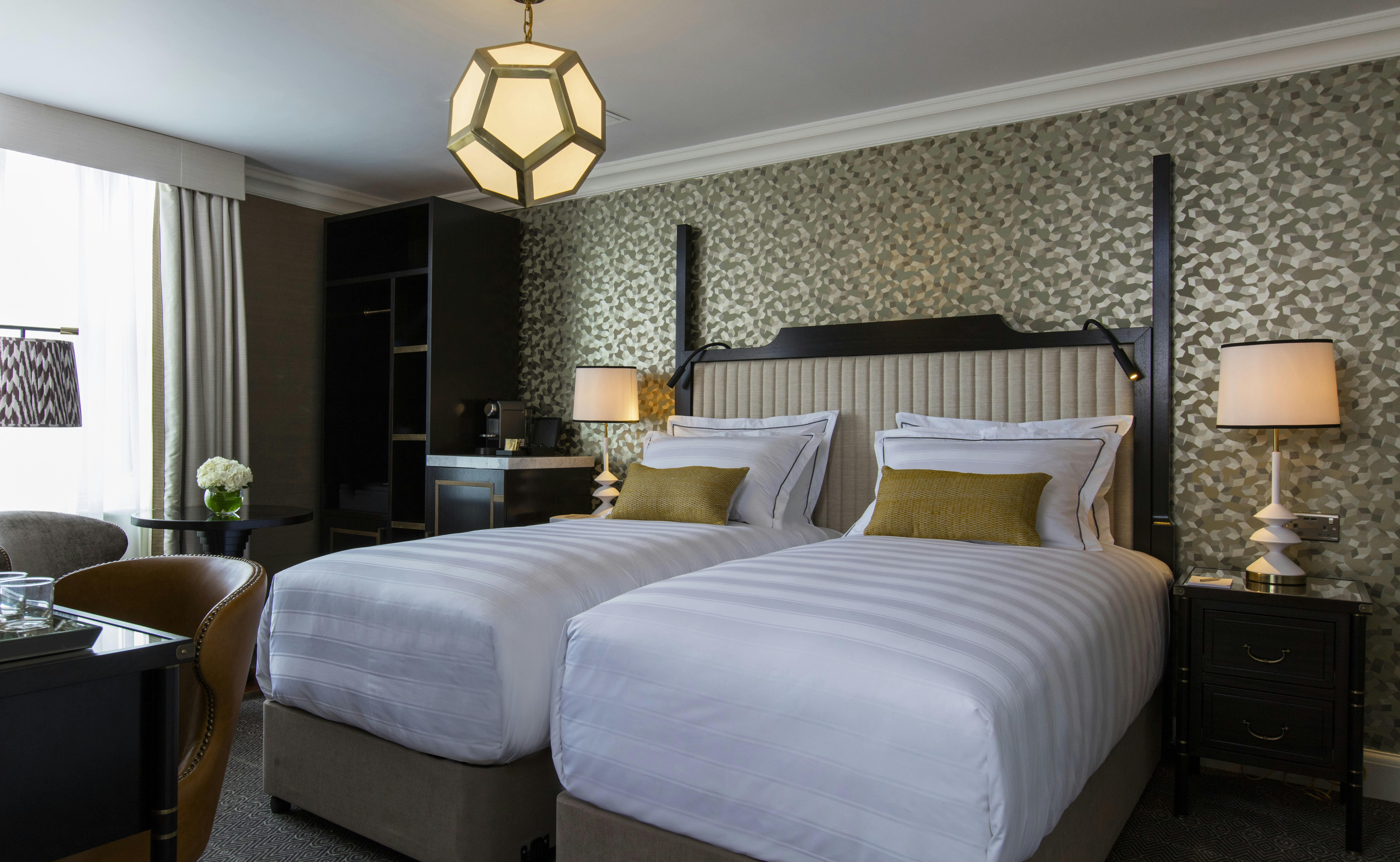 Bloomsbury, Twin Beds