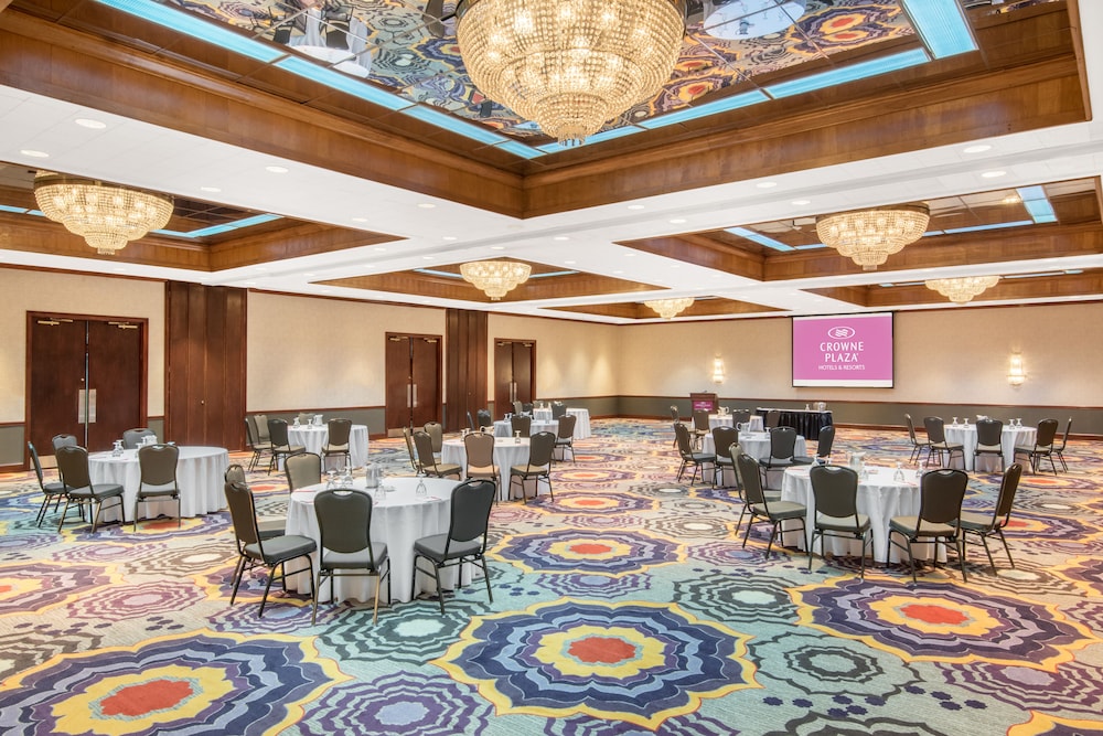 Crowne Plaza Hickory 34/61