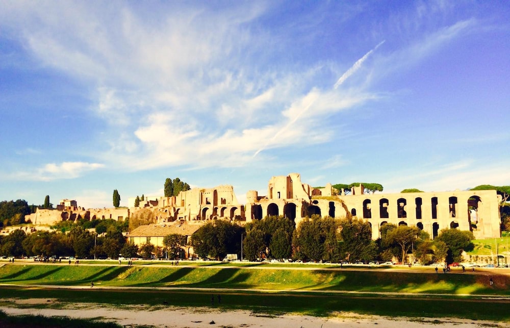Vantaggio Suites & Apartments 28/39