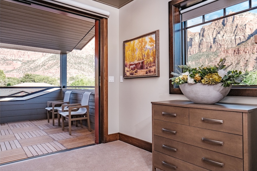 Cable Mountain Lodge 25/50