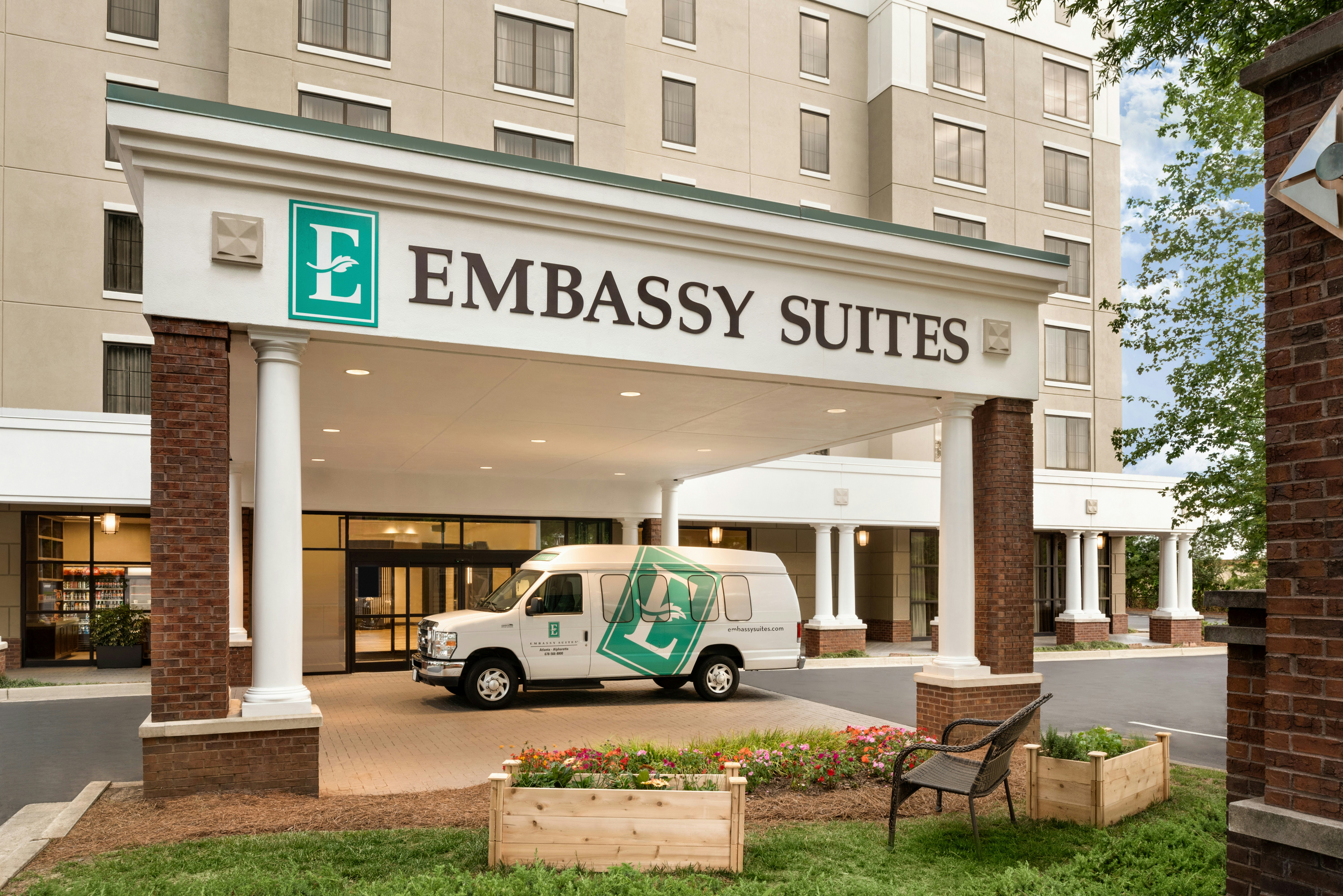 Embassy Suites By Hilton Atlanta Alpharetta 78/82