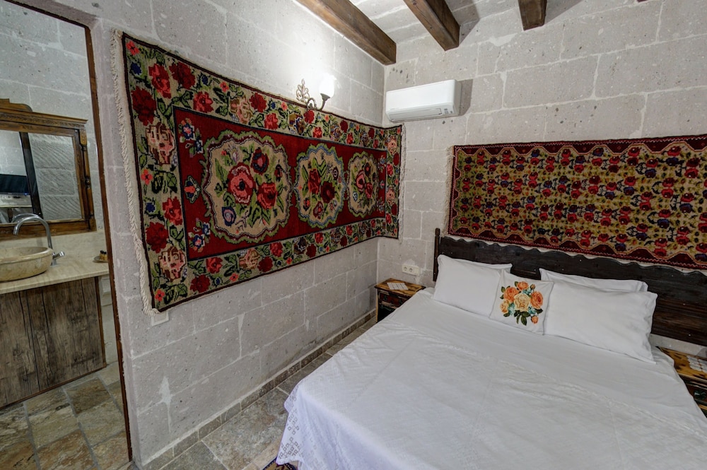 Roc Of Cappadocia 17/49