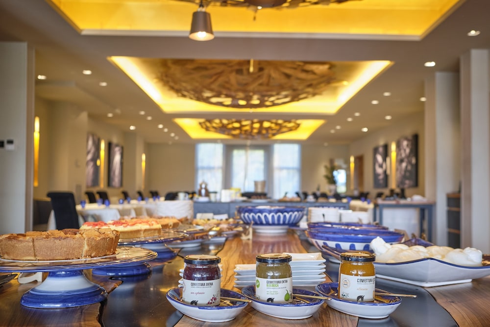 Savoy Beach Hotel 38/50
