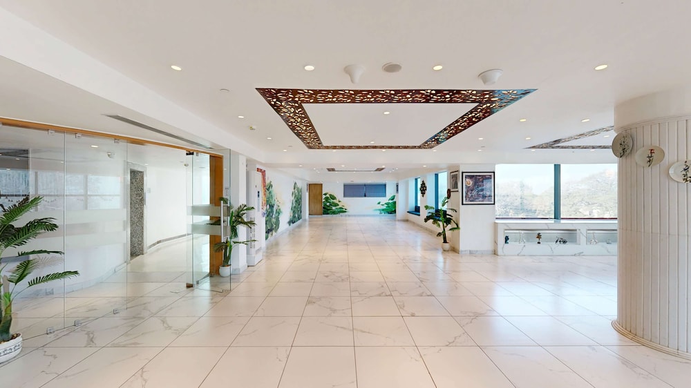 Radisson Hotel Bareilly Airport 8/60