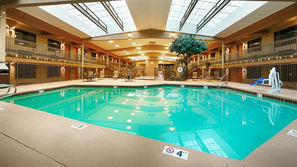 Best Western Plus Raton Hotel 3/43