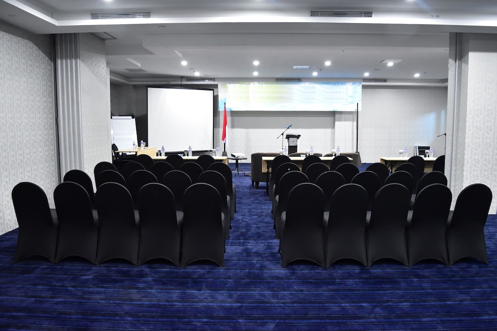 Platinum Balikpapan Hotel Convention Hall 55/64