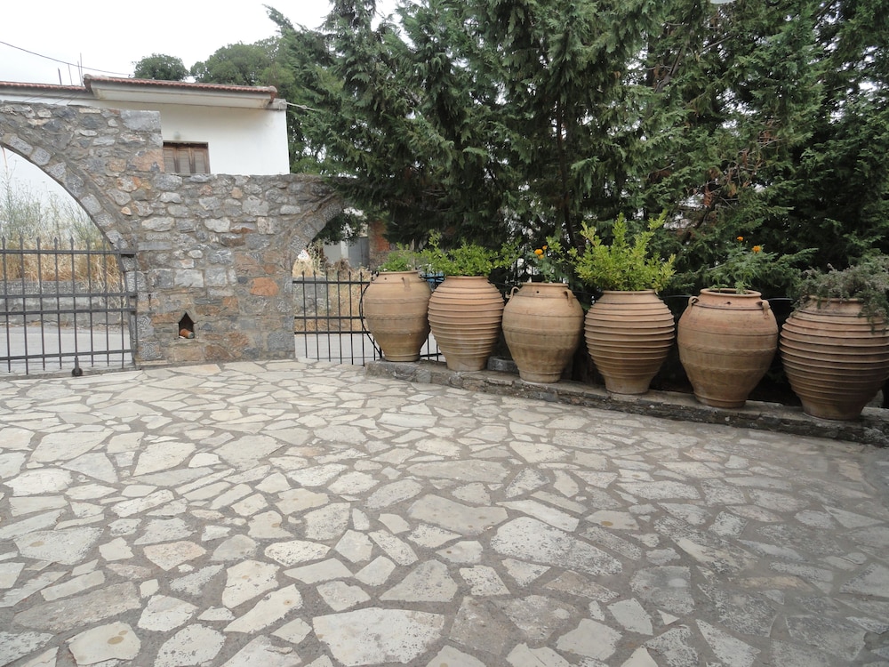 Zeus House 26/36