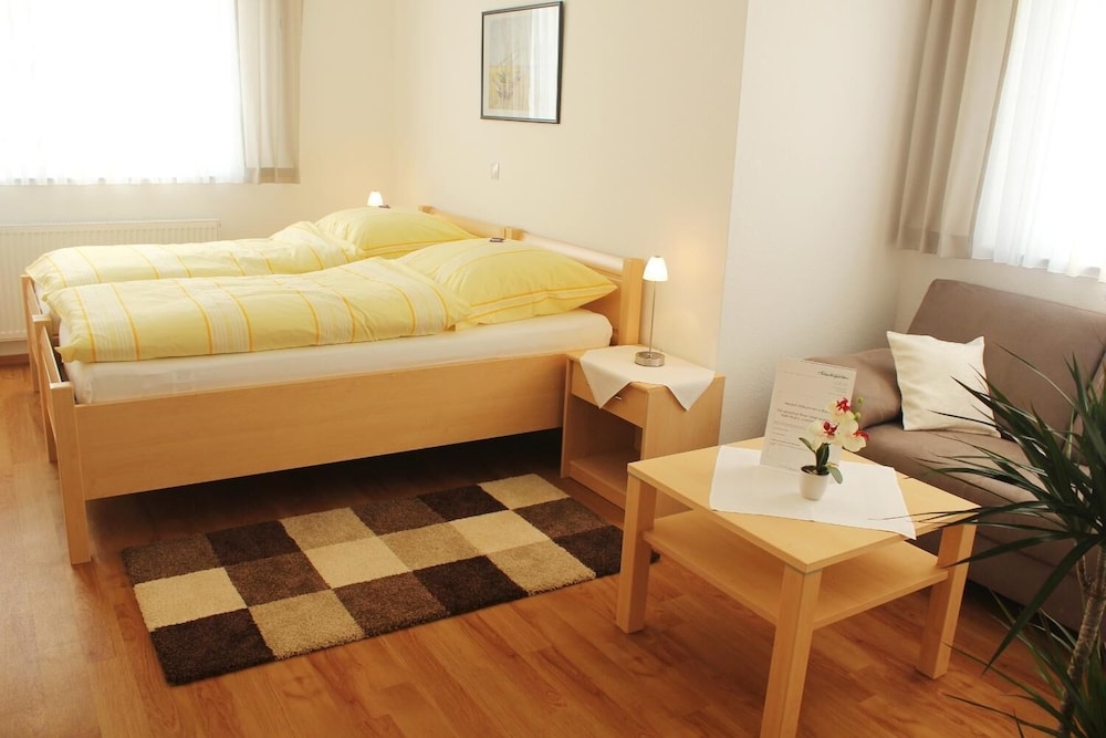 Hotel am Wintergarten 7/30