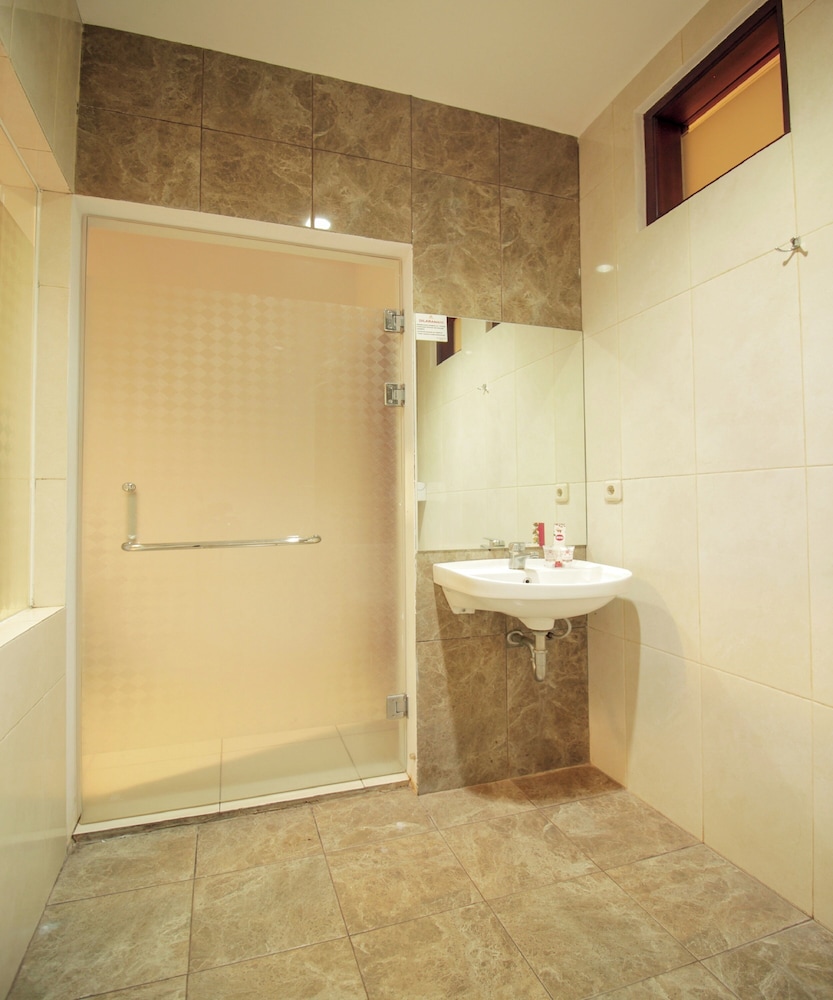Collection O 295 Grha Ciumbuleuit Guest House 49/49