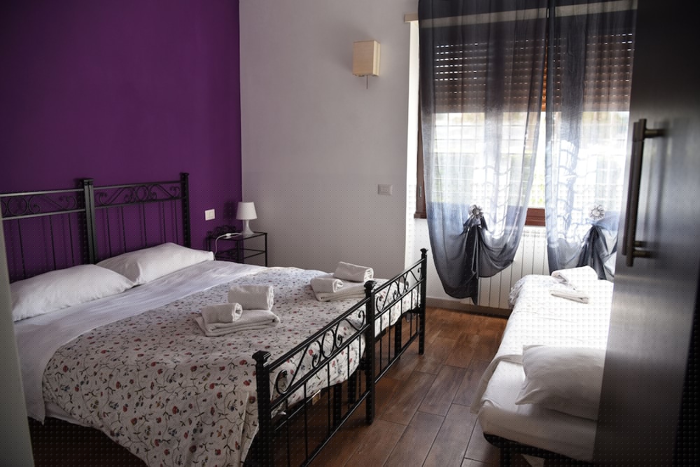 Marco Laura Bed Breakfast 11/71
