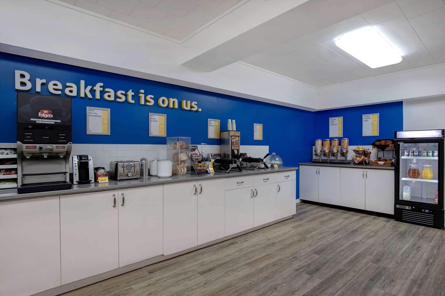 Days Inn by Wyndham Victoria Airport Sidney 27/34