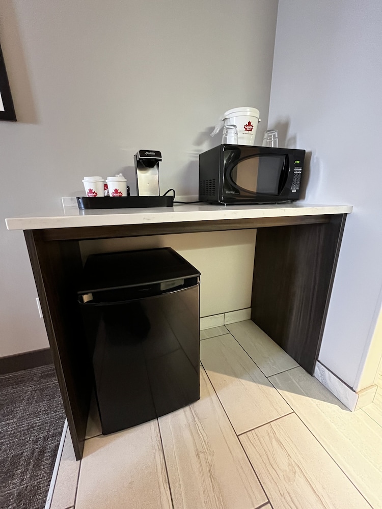 Canad Inns Destination Centre Brandon 4/51