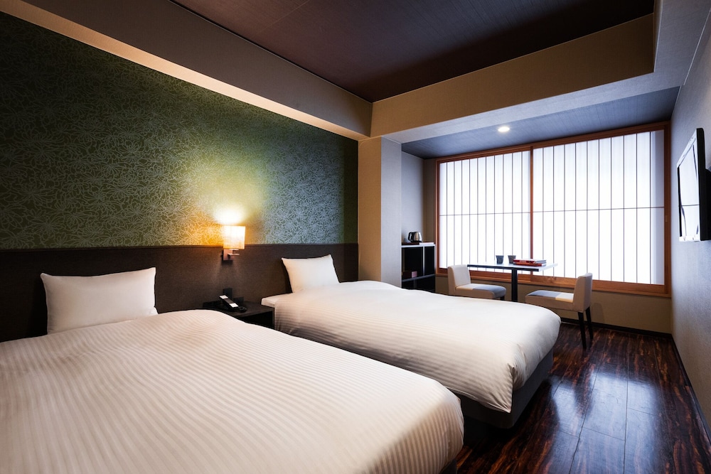 DELUXE, TWIN BEDS