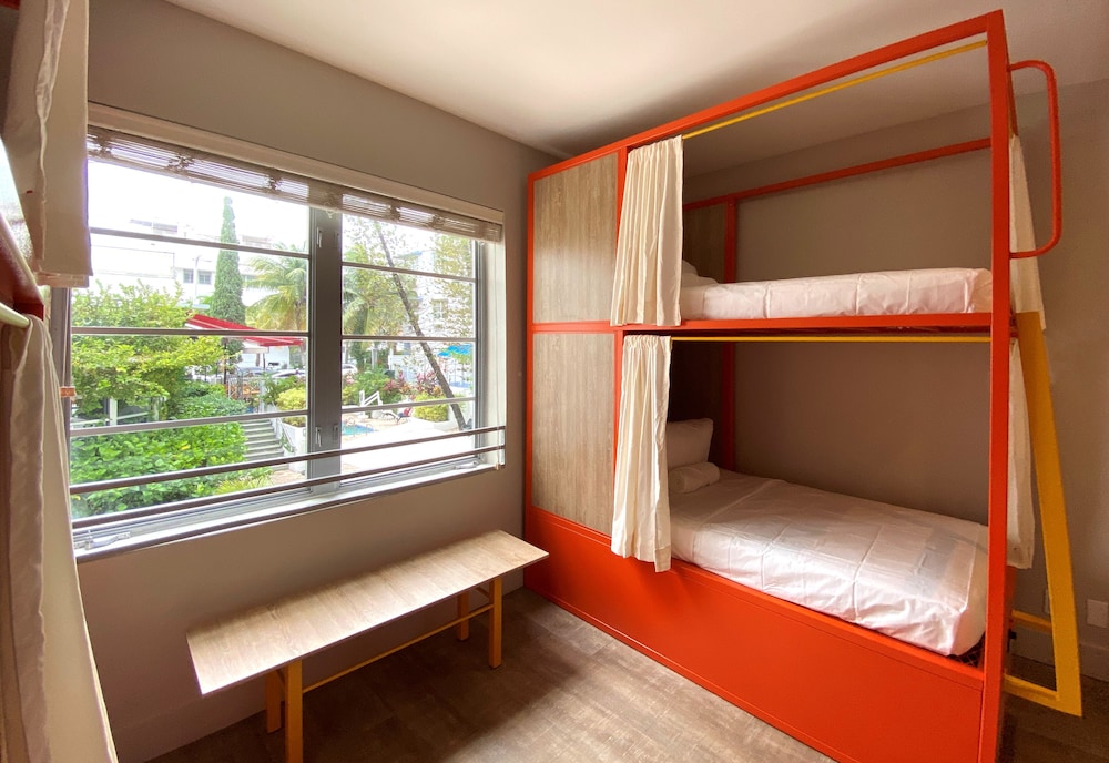 Viajero Miami - Adults Only 12/73
