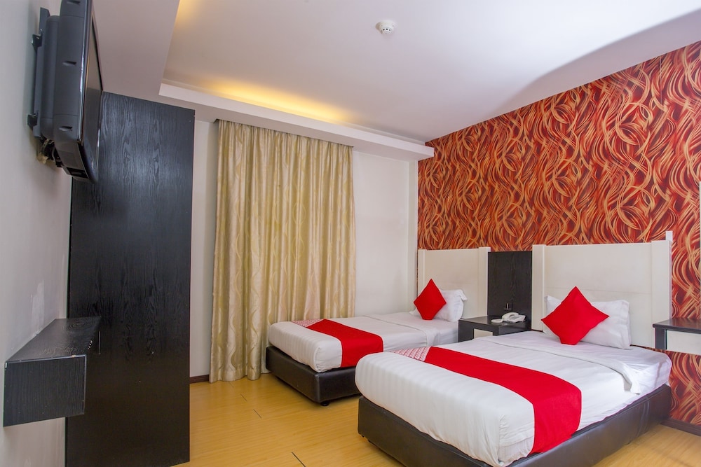 OYO 44037 King Park Hotel 16/30