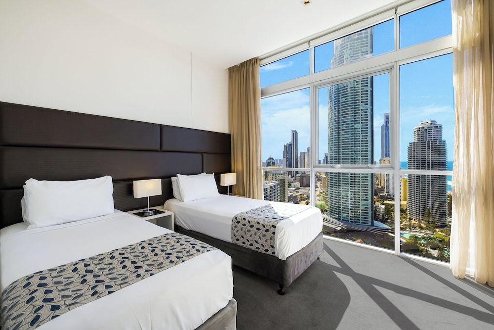 Artique Surfers Paradise 24/74