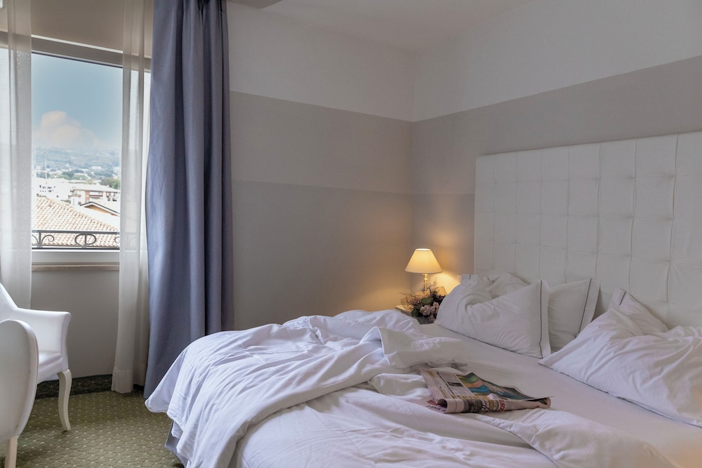 SUPERIOR, DOUBLE BED