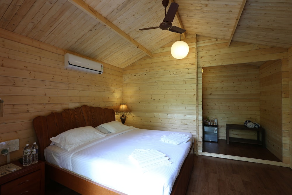 BASIC, CABIN, DOUBLE BED