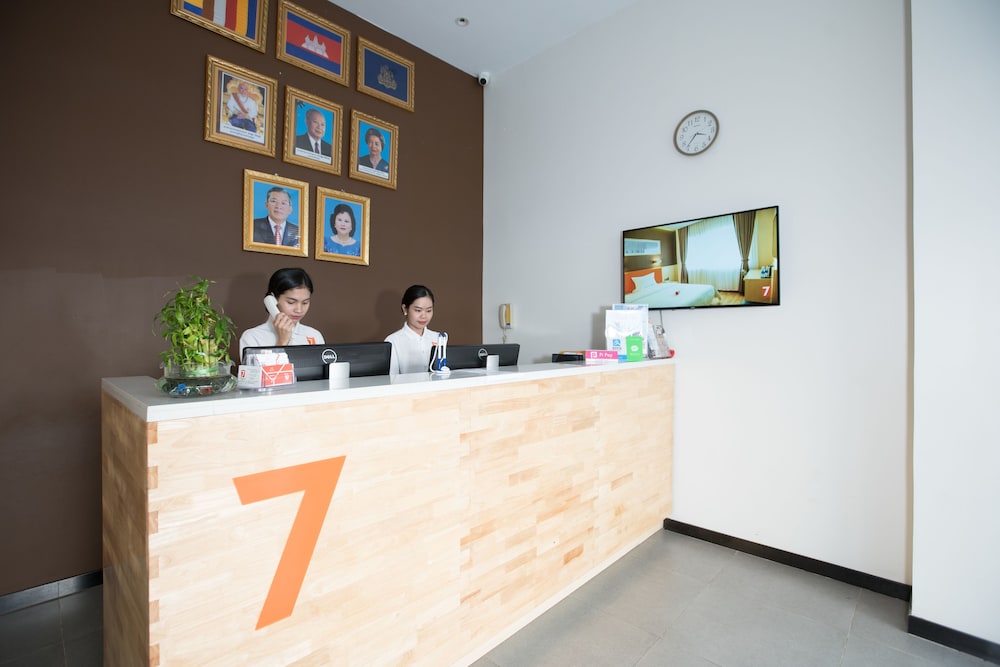 7 Days Premium Hotel 5/56